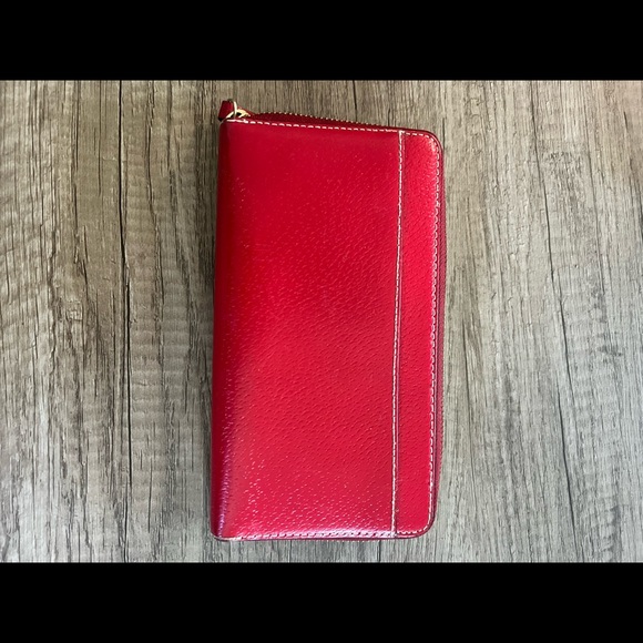 Kate Spade Wallet with gold hardware - Picture 2 of 4